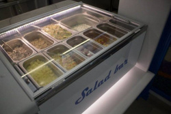 Холодильная витрина для ингредиентов GLACIER Берта 1,5 со стеклянной крышкой на пневмодоводчиках